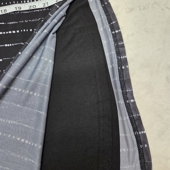 Timeson Top Womens Size Medium Black White Lined 3/4 Sleeve  V Neck Business - Picture 10 of 12